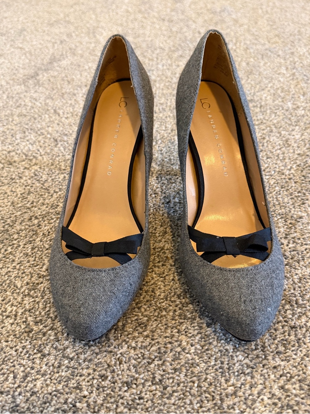 LC Lauren Conrad Gray Pointed-Toe Wool Pumps with Black Bow